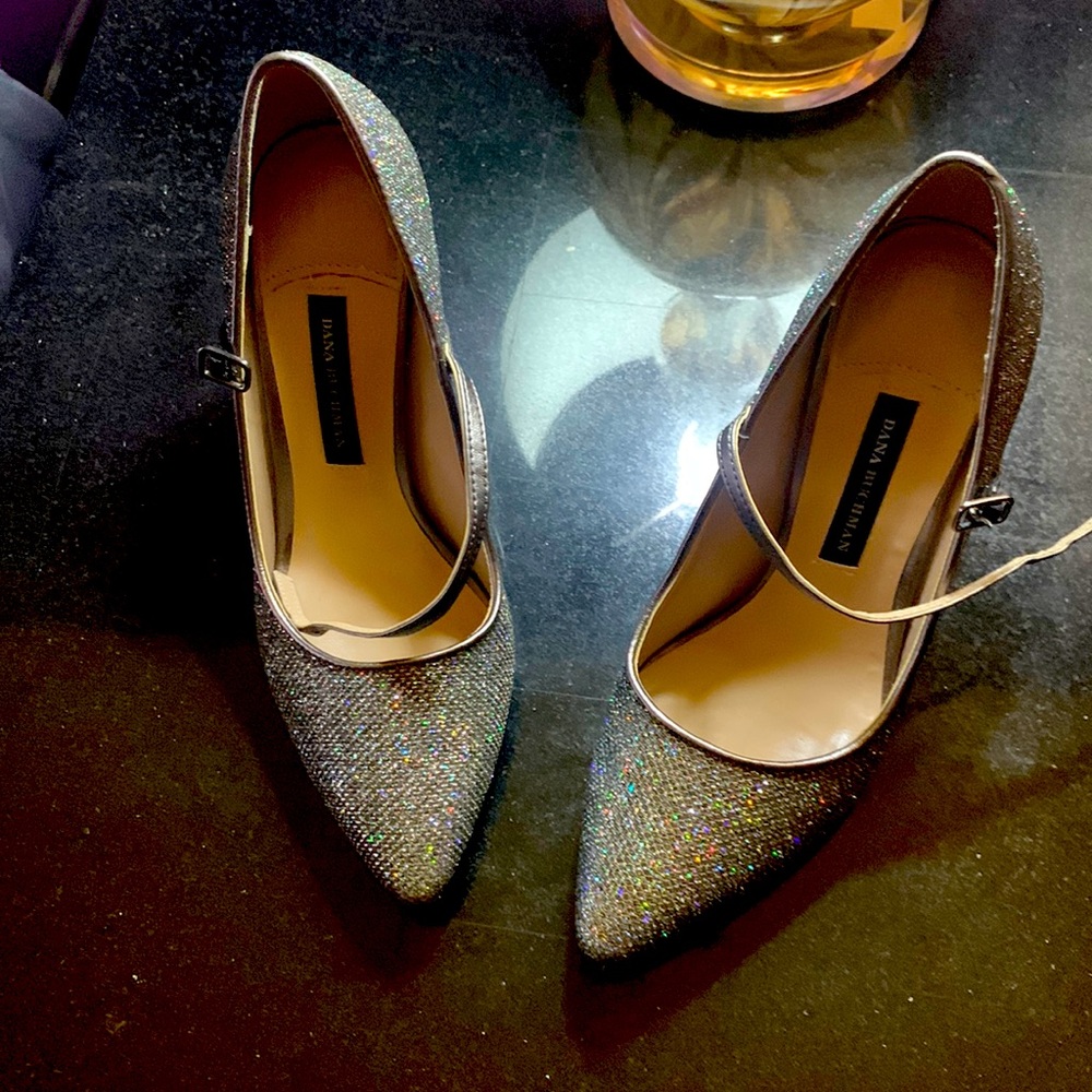 Woman’s shoes 7.5